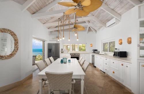 Providenciales Villa | Turtle Beach 5BR Snorkeling Kayaks & Family Entertainment