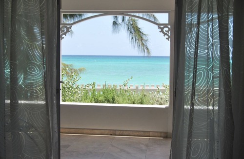 Welches Villa | Turtle Bottom luxury beachside villa