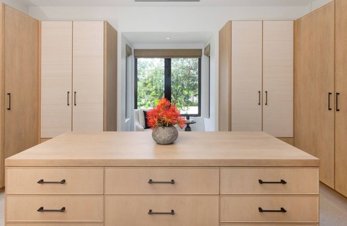West Bay House | Turtle Breeze: Micro-Resort w/Swim-Up Pool Bar + Jacuzzi & Chipping Green