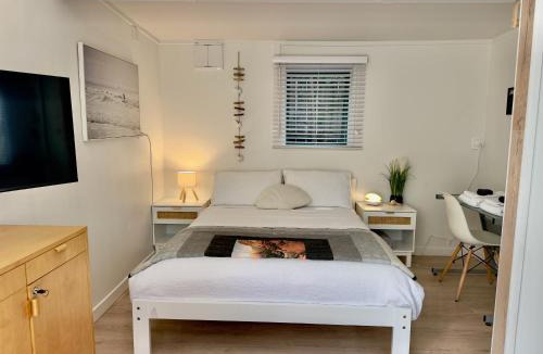Papamoa Beach House | Turtle Cabin