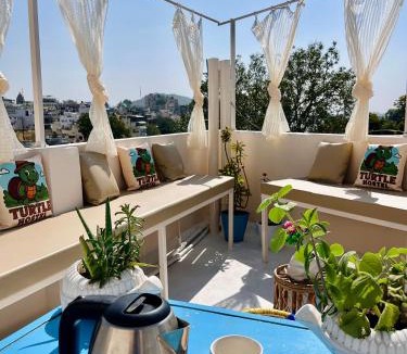 Lake Swaroop Sagar Hostel | Turtle Hostel Udaipur- 10 mtr from Lake