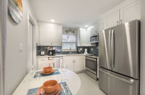 Sanibel House | Turtle Tracks West | SUMMER SALE | Free Resort Access