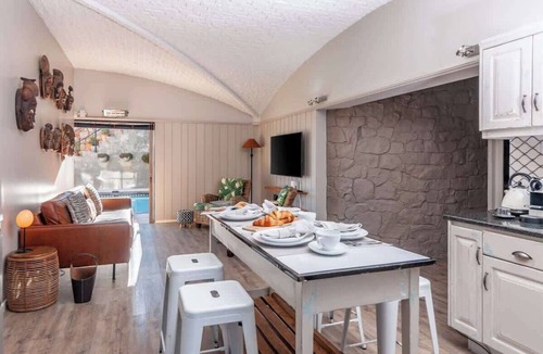 Camps Bay Apartment | Tuscan Experience