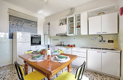 Terranuova Bracciolini Apartment | Tuscan Counrtry House with Private Garden for 6, Terranuova Bracciolini, Italy
