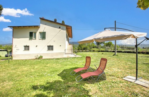 Terranuova Bracciolini Apartment | Tuscan Counrtry House with Private Garden for 6, Terranuova Bracciolini, Italy