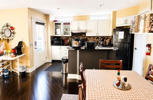 Tuscany House | Tuscan Ridge Guesthouse Calgary West