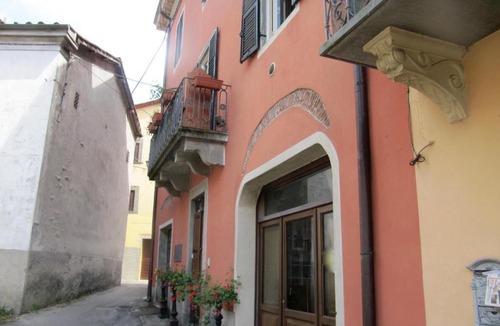 Montefegatesi Apartment | tuscanrooms apartment