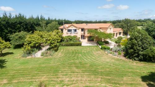 Kirwee Bed & Breakfast | Tuscany Downs Estate