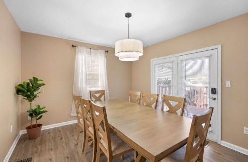 Columbia-Tusculum House | Tusculum Hilltop Haven For 8