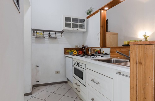 Sant'Antonio Apartment | Tuttomondo Central Flat with Private Courtyard