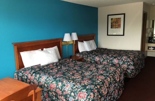 Branson Hotel | Twelve Oaks Inn