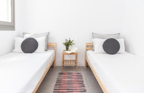 Naousa Hotel | TWELVE PLUS+