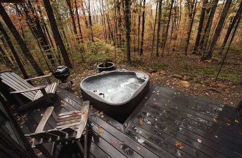 New Plymouth Cabin | Twilight Point | Hocking Hills, Modern Romance