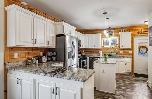 Ashtabula Cabin | Twilight Tides: beach access, hot tub, and family memories to be made!