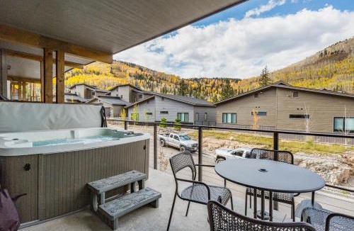 Purgatory House | Twilight - 138 Travertine