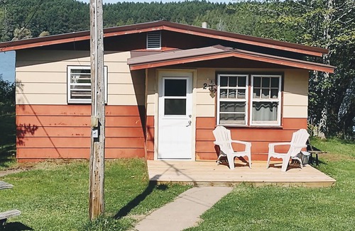 Tomahawk Cabin | Twin Bay Resort Cabin # 2