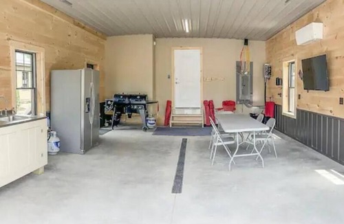 Sylvan Beach House | Twin Getaway Cottages - The Pair