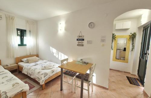 Split Apartment | Twin Love Apartment