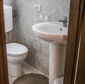 Santo Spirito Apartment | Twin Room ands Private Bath Central Florence