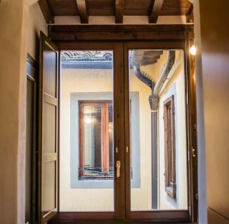 Santo Spirito Apartment | Twin Room ands Private Bath Central Florence
