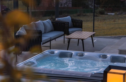 Sovata Cabin | Twin Vista 1 - A-Frame Cabin Hot Tub 4 People