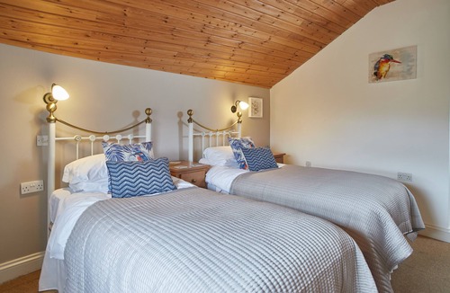 Hickling Bed & Breakfast | Twin Wet Room Disabled Access @ The Dairy Barns