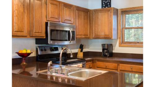 Taos Ski Valley House | Twining 7