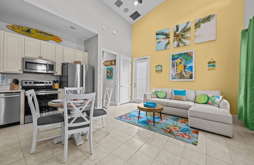 West Kissimmee Cottage | "Twist of Lime" 1 Bedroom Cottage near Disney