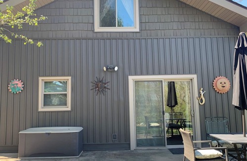 Makanda Cottage | Twisted Sisters Retreat nCozy cottage surrounded by hiking, wineries, peaceful !