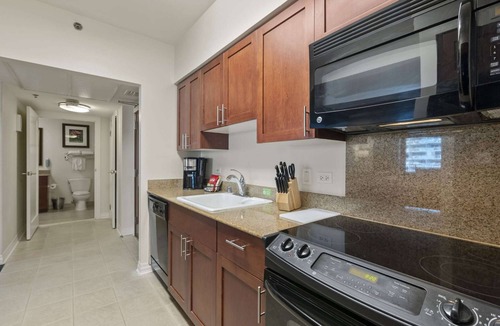 Waikiki Apartment | Two 2BR Condos @ Hilton Lagoon Tower