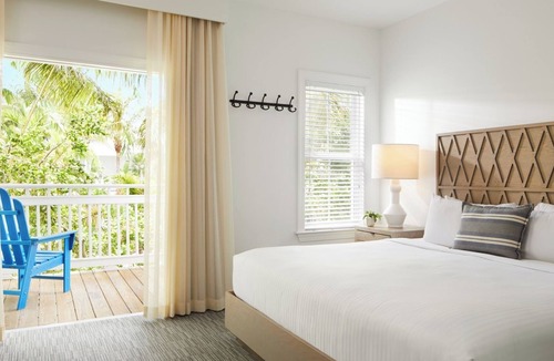 Key West Hotel | Two 3BR Paradise Suites in Key West, Shuttle Service, Onsite Parking, Pools!