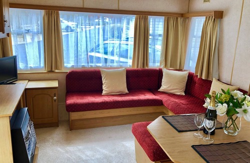 Barbrook Cottage | Two bed static (Sleeps 6). Walking distance of Lynton with onsite fishing