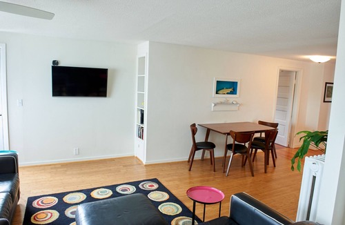 Viroqua Apartment | Two Bedroom airy modern apartment - Green Door