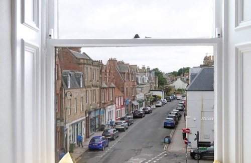 North Berwick Apartment | Two bedroom apartment with sea views in the heart of North Berwick. Sleeps 7.