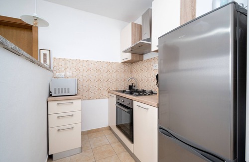 Zubovici Apartment | Two bedroom apartment with a swimming pool Zubovići, Pag (A-9365-b)