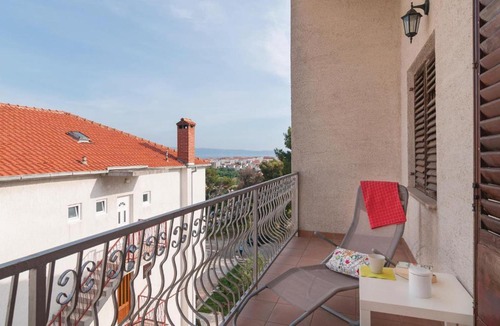 Kamen Apartment | Two-Bedroom Apartment in Split