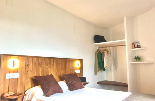 Pitres Apartment | Two bedroom apartment with terrace and fireplace (3 guests)