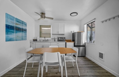 Crown Point Cottage | Two Bedroom Beach Cottage in Pacific Beach, San Diego