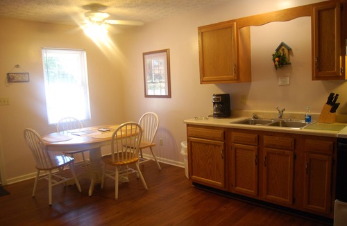 Russell Springs Cabin | Two-Bedroom Cabin @ LakePointe Resort - no cleaning fees!