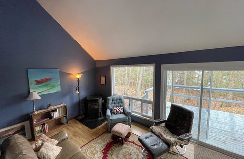 Central Frontenac Cottage | Two-bedroom cottage on quiet lake, family-friendly — kayaks, canoe (sauna avail)