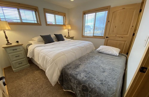 Rexburg Apartment | Two Bedroom Double King suite#5-FREE breakfast