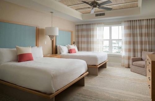 Holmes Beach Hotel | Two-Bedroom Modern Island Villa with Gourmet Kitchen, Balcony and Pool