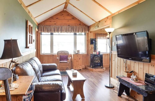 Muskoka Lakes Cottage | Two Bedroom Moon River Cottage