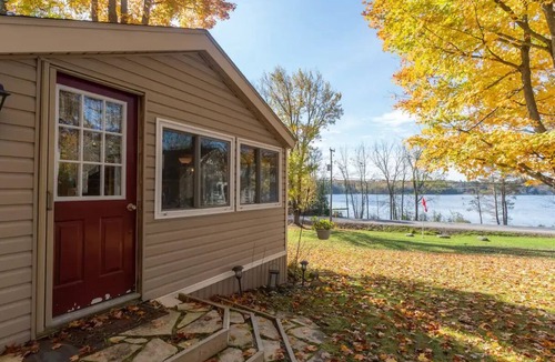 Muskoka Lakes Cottage | Two Bedroom Moon River Cottage