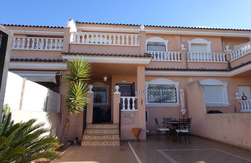 Gran Alacant House | Two bedroom, Three bathroom townhouse, wifi, aircon and sat tv, communal pool