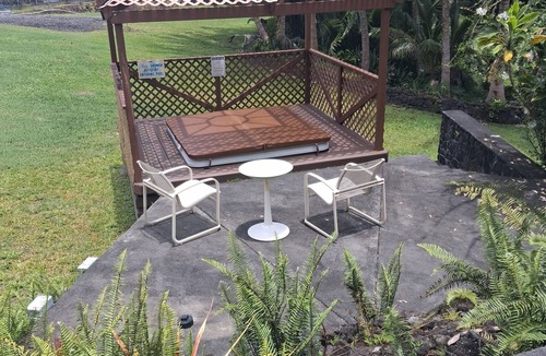 Pahoa House | Two bedroom, two bath and separate cottage with king full bath at orchid farm.