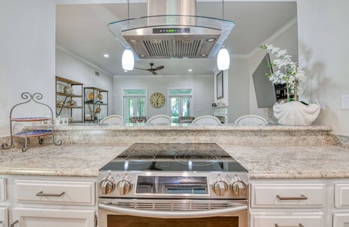 Murrells Inlet House | Two-Bedroom, Two-Bath, Single-Story Cottage Located in Wachesaw Plantation