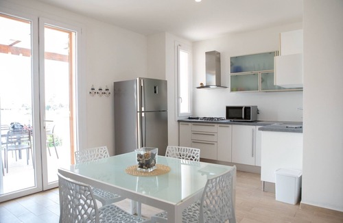 Boncore House | Two bedrooms holiday house with garden (TL33)