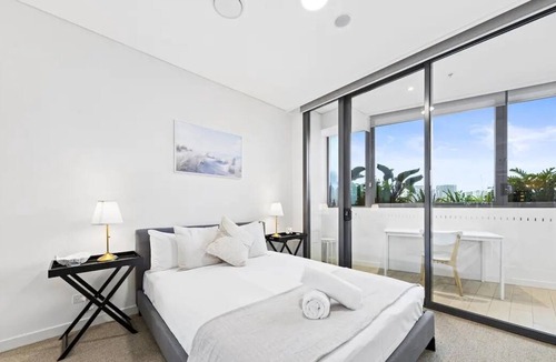 Sydney Olympic Park Apartment | Two Beds WATER&BRIDGE View 9th lv Masterpiece 02