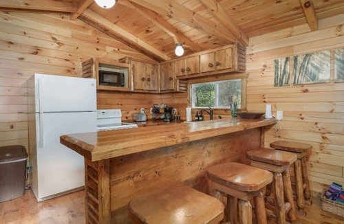 Logan House | Two Cabins|Sleeps 12| Hot Tubs| Games| Fire Pits